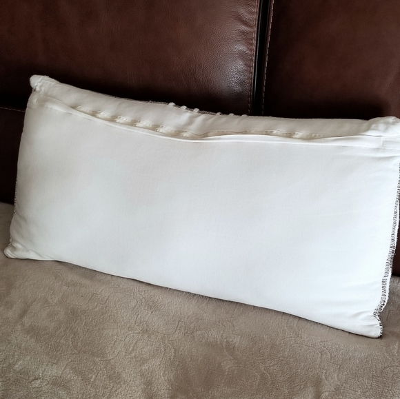 ❗Pottery Barn Boho Hand-Knotted Cream and Gray Accent Pillow❗ - Picture 7 of 9